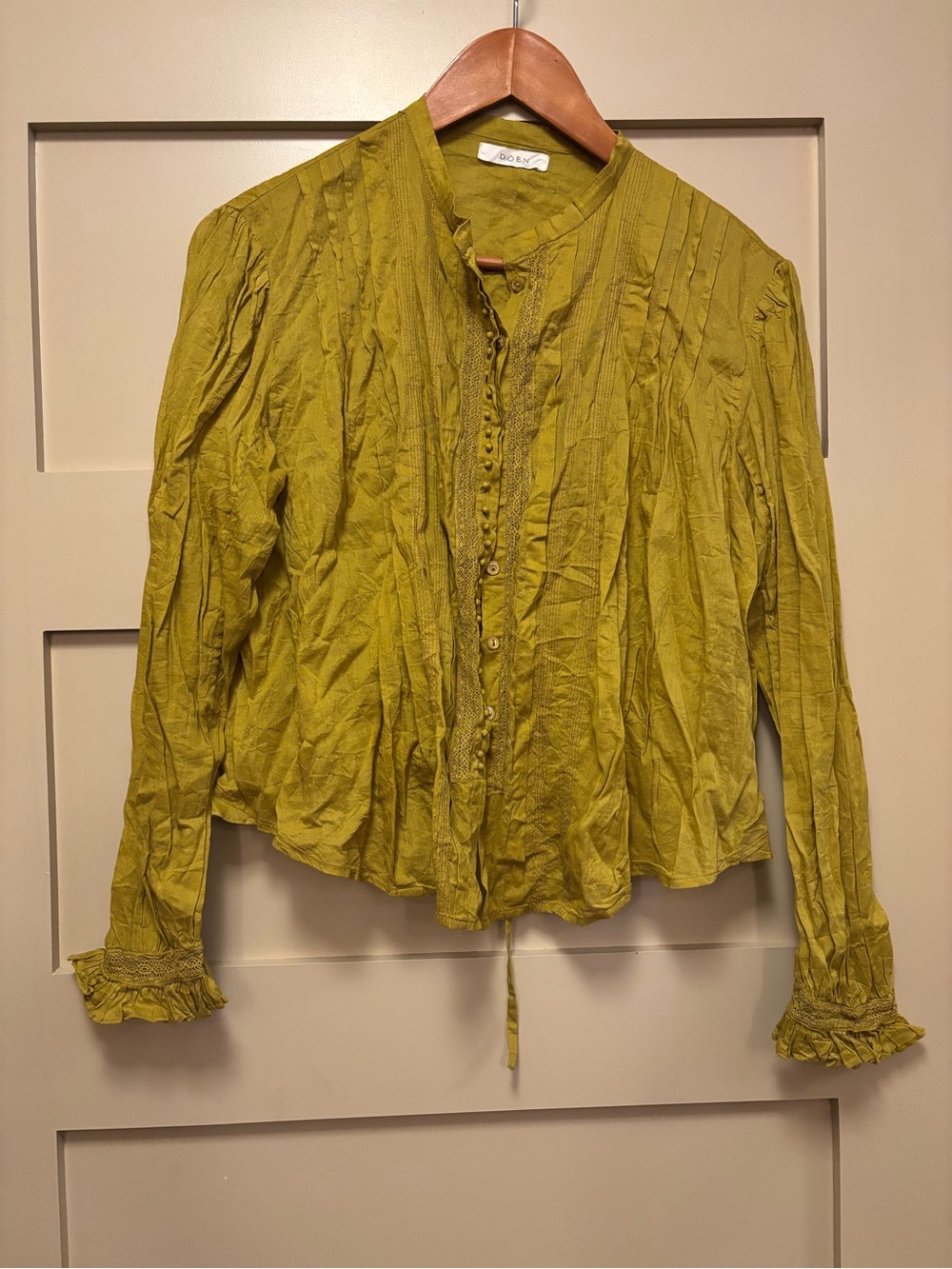 DÔEN Button Down Pleated Victorian Blouse Collarless Cotton Lace Chartreuse